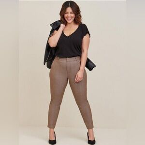 New With Tag Comfort Flex Waistband Slim Taper Studio Luxe Woven High-Rise Pant